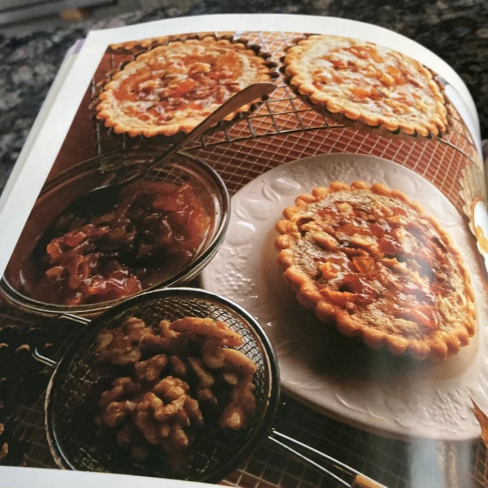 WILLIAMS-SONOMA KITCHEN LIBRARY PIES & TARTES HARDCOVER BOOK